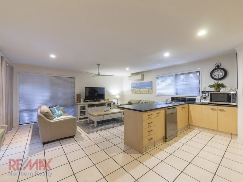 38 Hunter Cct, Petrie QLD 4502