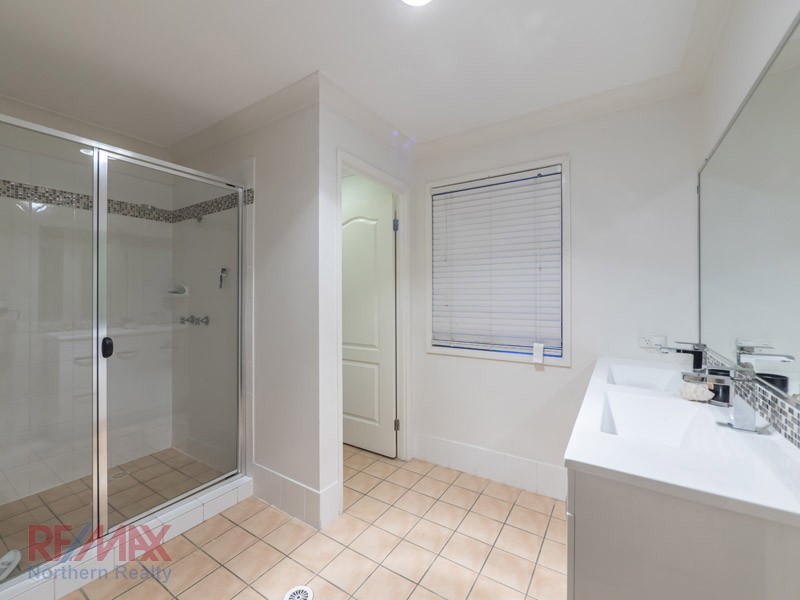 38 Hunter Cct, Petrie QLD 4502
