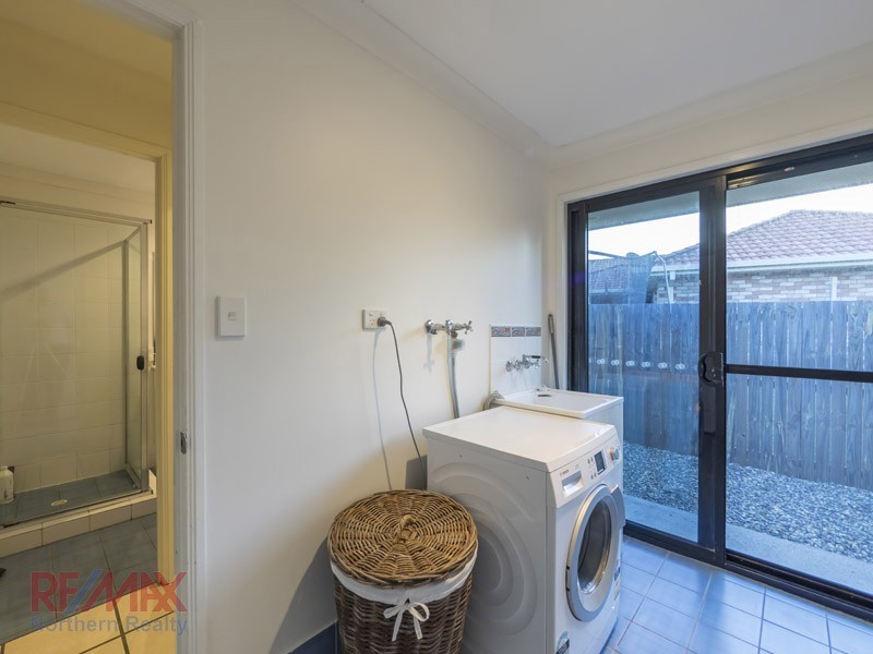 38 Hunter Cct, Petrie QLD 4502