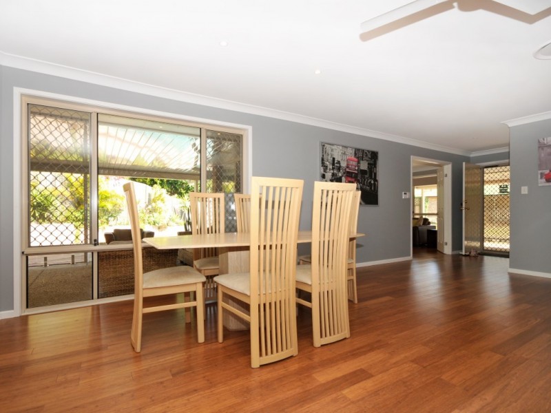 5 Brandy Court, Eatons Hill QLD 4037