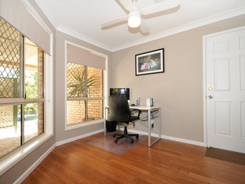 5 Brandy Court, Eatons Hill QLD 4037