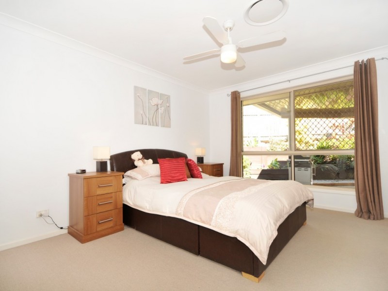 5 Brandy Court, Eatons Hill QLD 4037