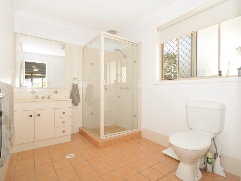 5 Brandy Court, Eatons Hill QLD 4037