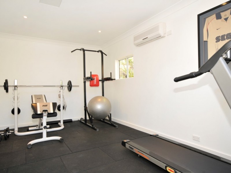 5 Brandy Court, Eatons Hill QLD 4037