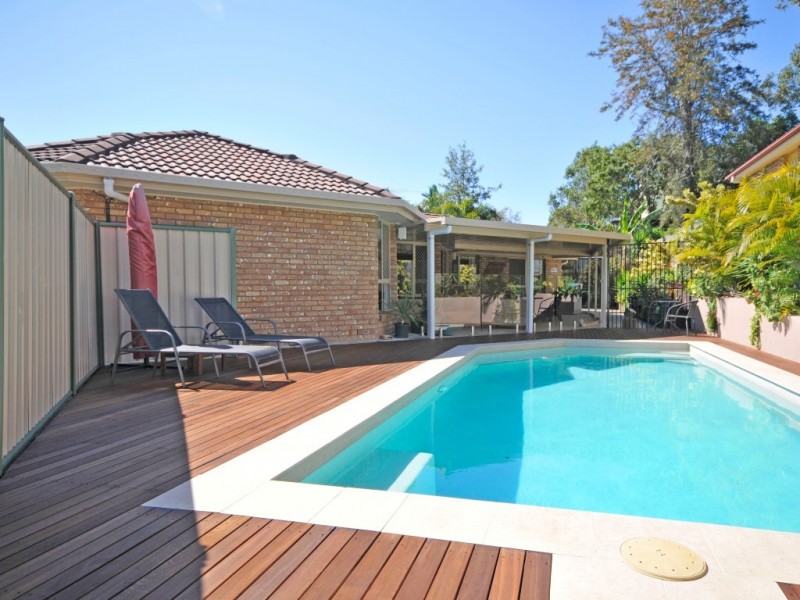 5 Brandy Court, Eatons Hill QLD 4037