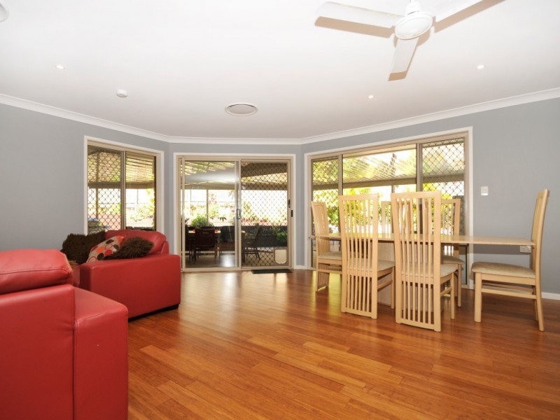 5 Brandy Court, Eatons Hill QLD 4037