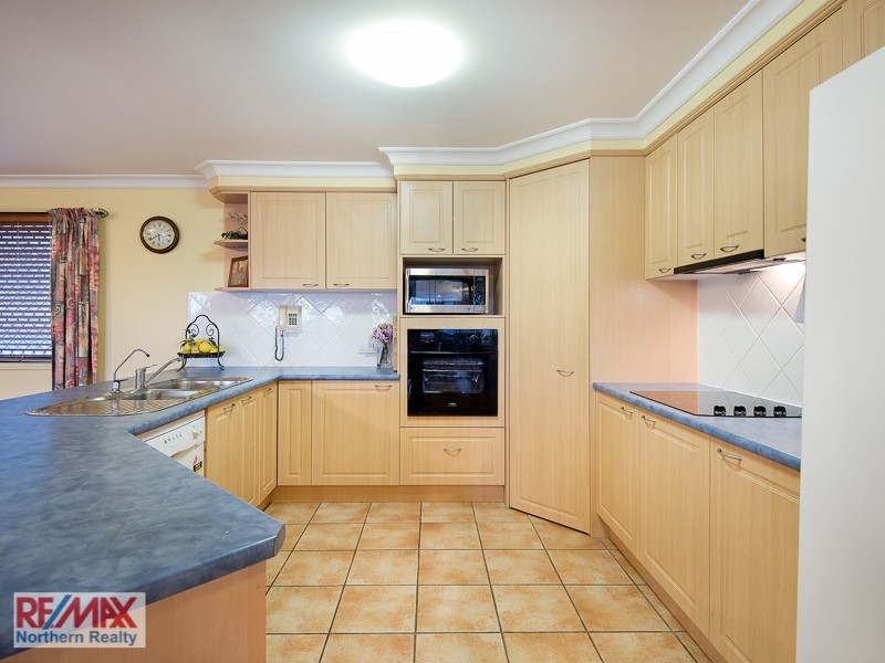 87 Hillenvale Ave, Arana Hills QLD 4054