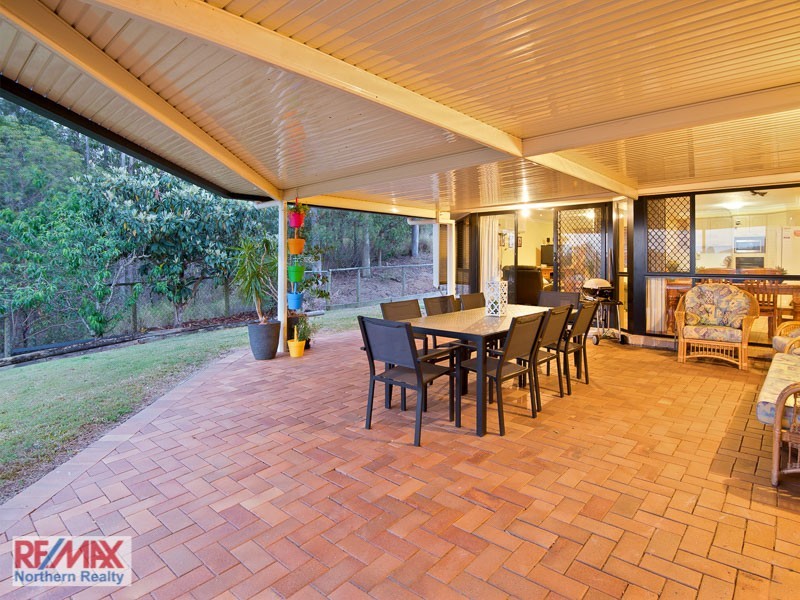 87 Hillenvale Ave, Arana Hills QLD 4054