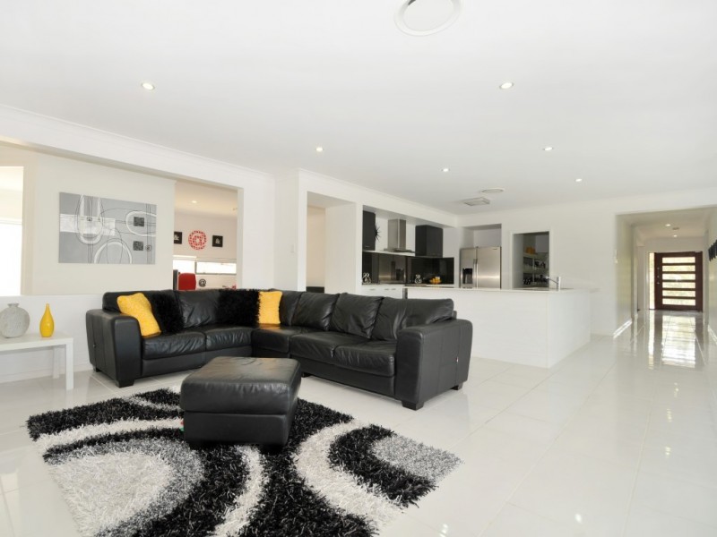 21 Rainbird Close, Bunya QLD 4055