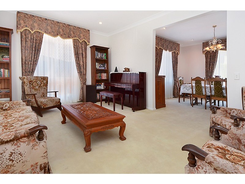 116 Bangalow St, Bridgeman Downs QLD 4035