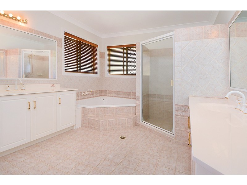 116 Bangalow St, Bridgeman Downs QLD 4035