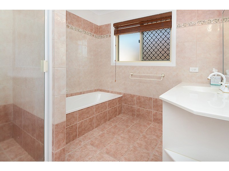 116 Bangalow St, Bridgeman Downs QLD 4035