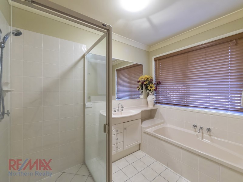 4 Lambertia Ct, Albany Creek QLD 4035