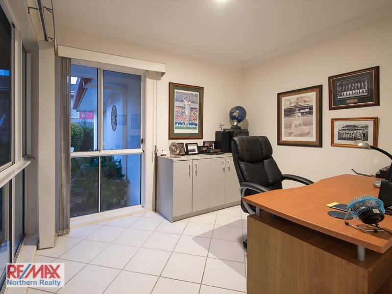 70 Oxford Crescent, Bridgeman Downs QLD 4035