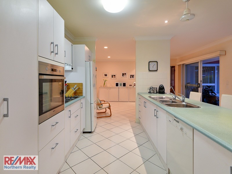 70 Oxford Crescent, Bridgeman Downs QLD 4035