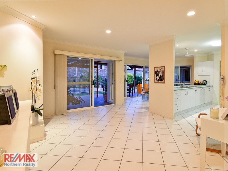 70 Oxford Crescent, Bridgeman Downs QLD 4035