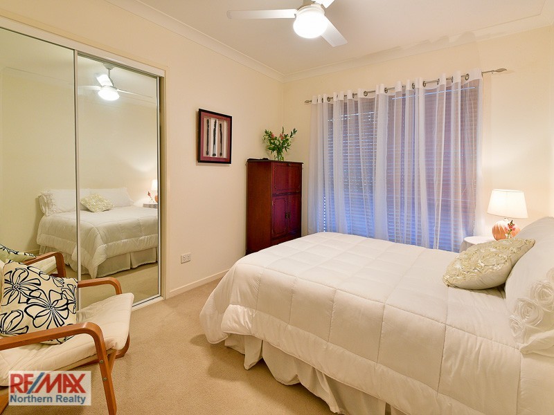 70 Oxford Crescent, Bridgeman Downs QLD 4035