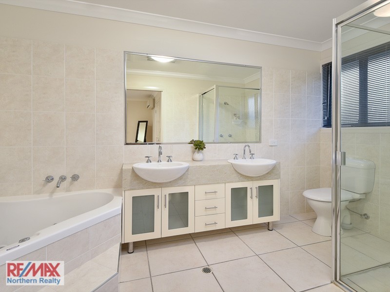 11 Birmingham Street, Eatons Hill QLD 4037