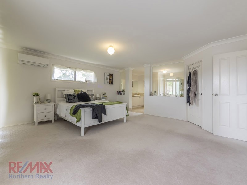 24 Silkyoak Way, Albany Creek QLD 4035