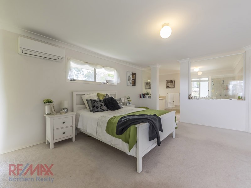 24 Silkyoak Way, Albany Creek QLD 4035