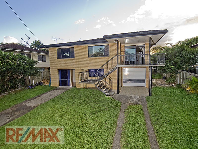 16 Windemere Rd, Albany Creek QLD 4035