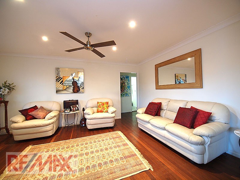 16 Windemere Rd, Albany Creek QLD 4035