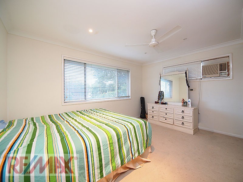 16 Windemere Rd, Albany Creek QLD 4035