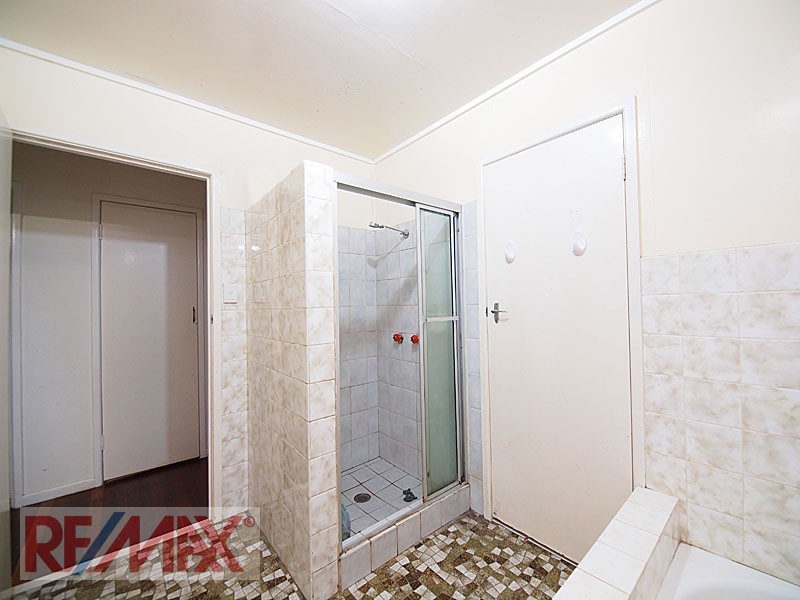 16 Windemere Rd, Albany Creek QLD 4035