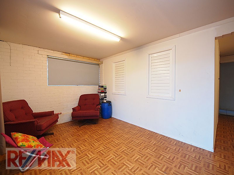 16 Windemere Rd, Albany Creek QLD 4035