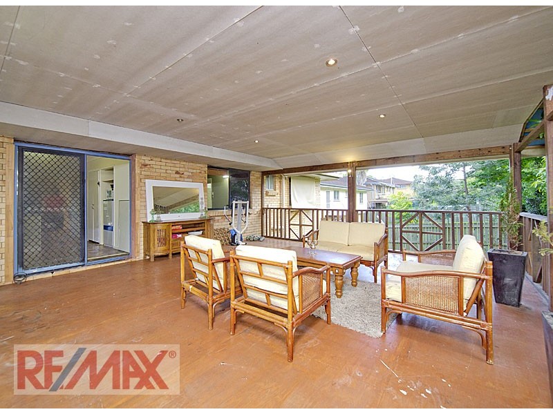 16 Windemere Rd, Albany Creek QLD 4035