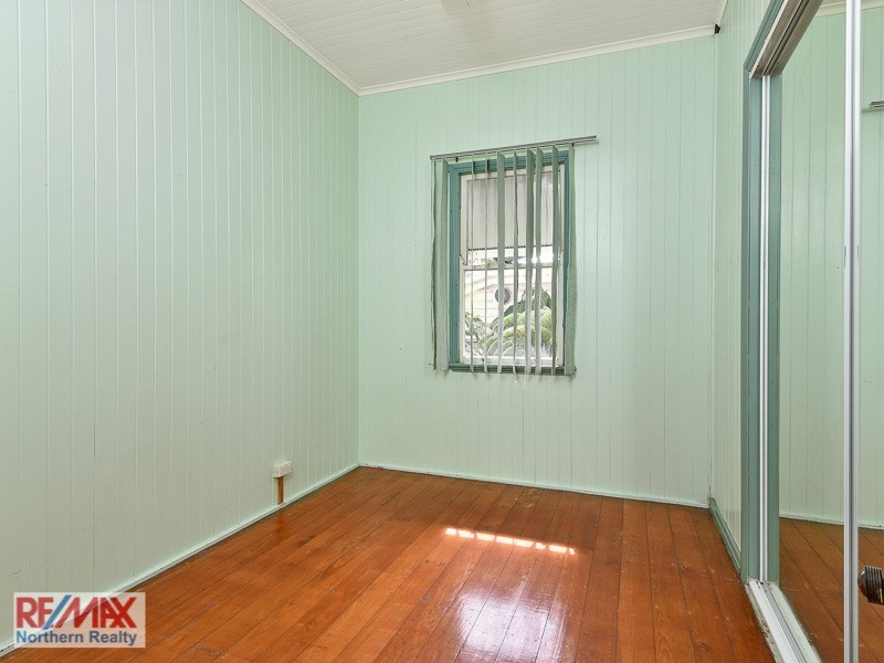 28 Kate Street, Shorncliffe QLD 4017