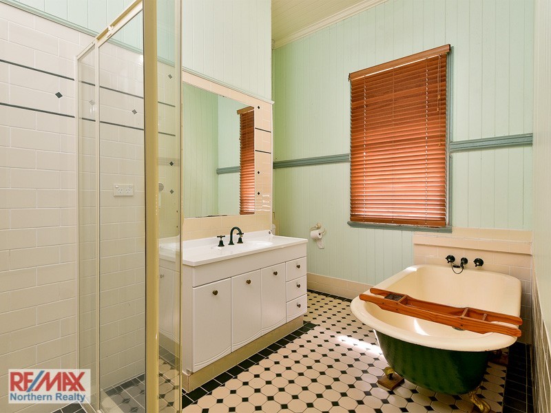 28 Kate Street, Shorncliffe QLD 4017