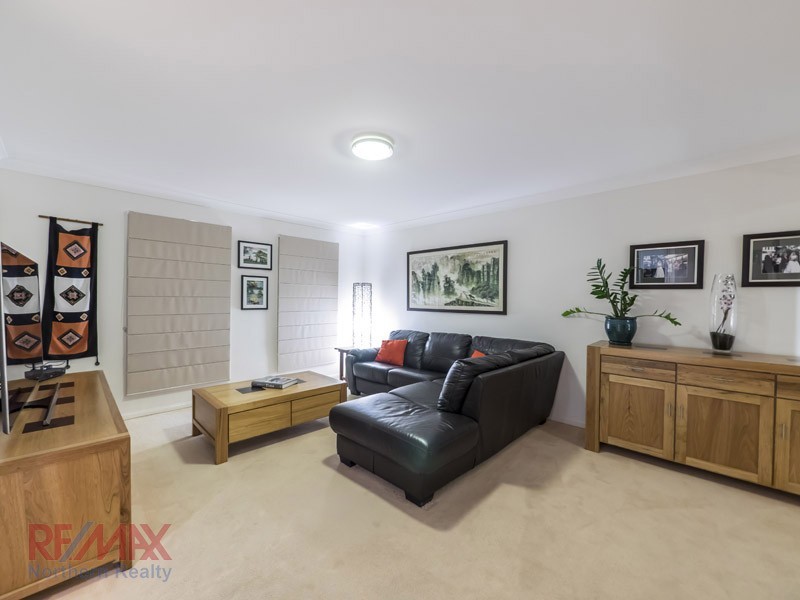 33 COWRIE PDE, Albany Creek QLD 4035