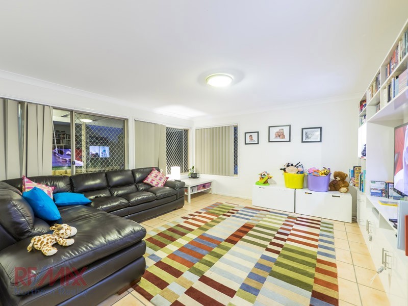 33 COWRIE PDE, Albany Creek QLD 4035