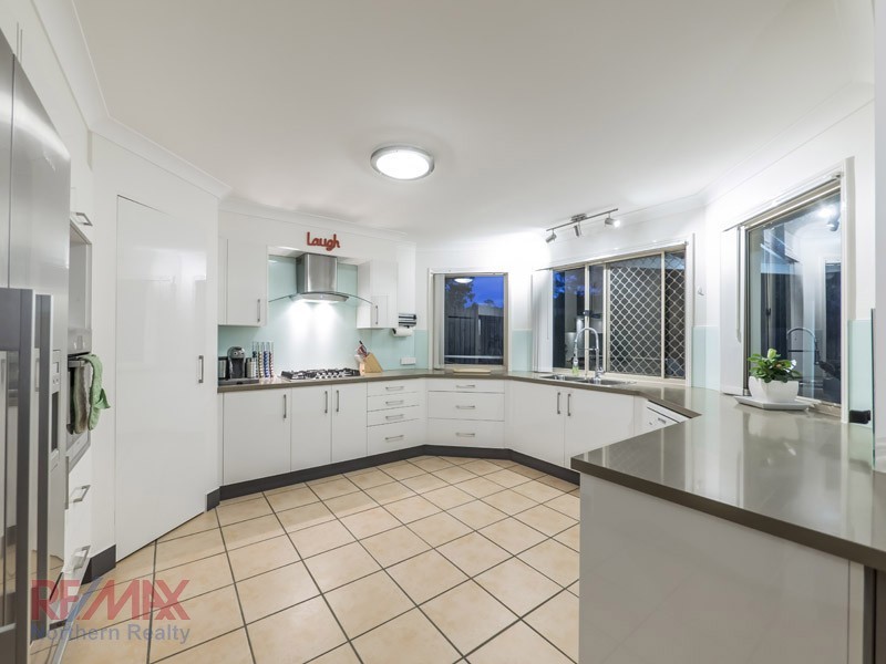 33 COWRIE PDE, Albany Creek QLD 4035