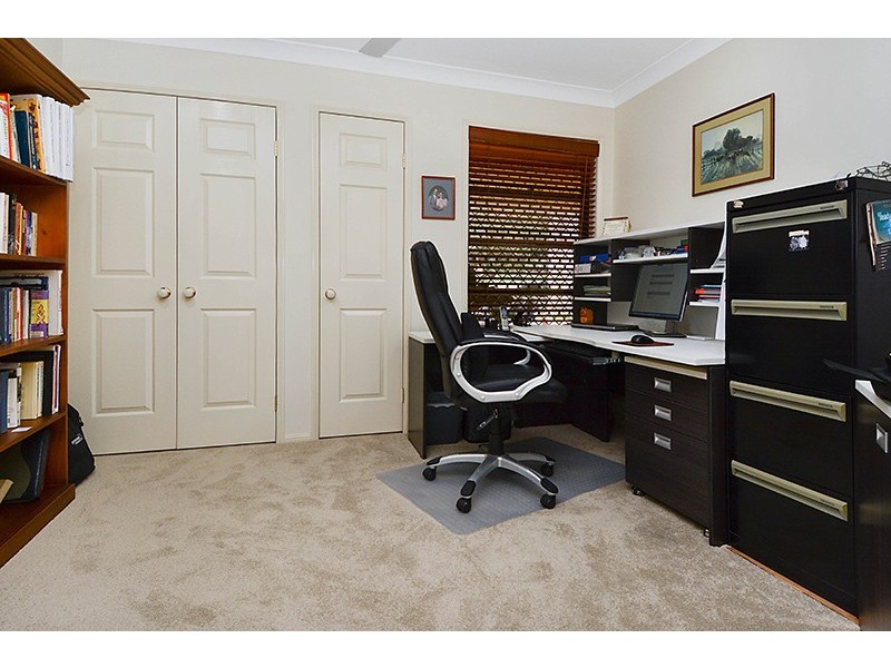 40 Larwood Place, Ferny Hills QLD 4055