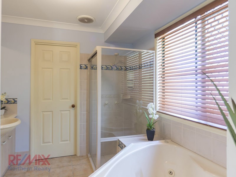 24 Valencia Court, Eatons Hill QLD 4037