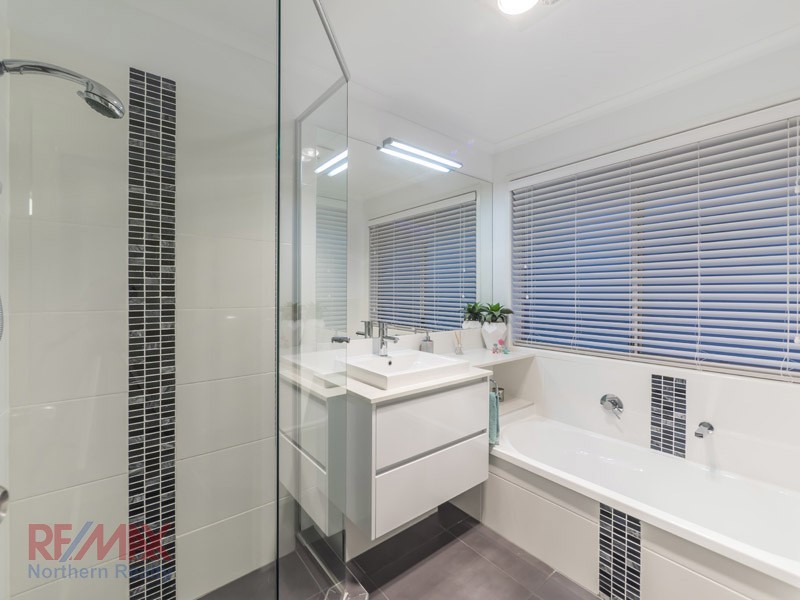 26 Montego Court, Eatons Hill QLD 4037