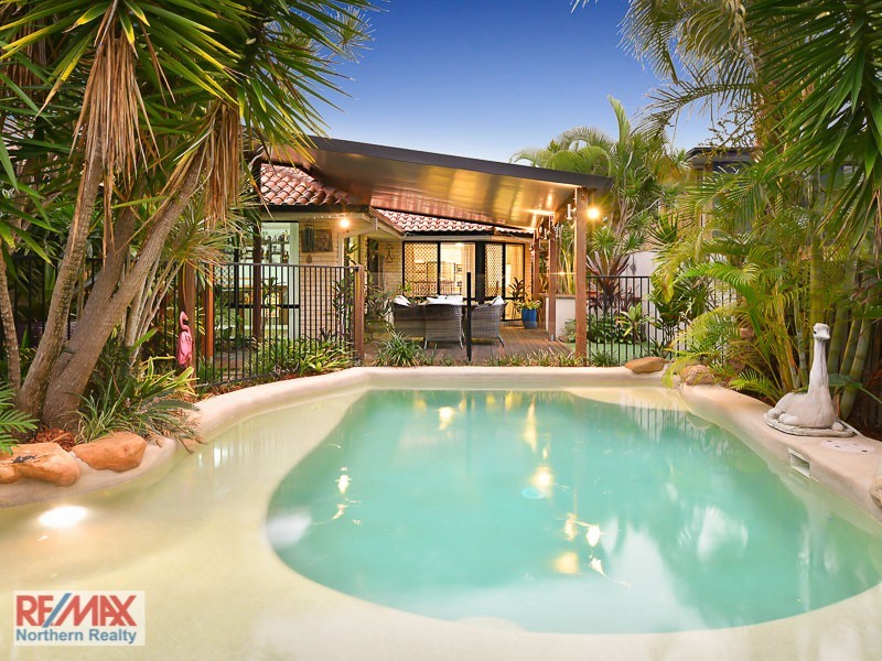 9 Lawson Close, Petrie QLD 4502