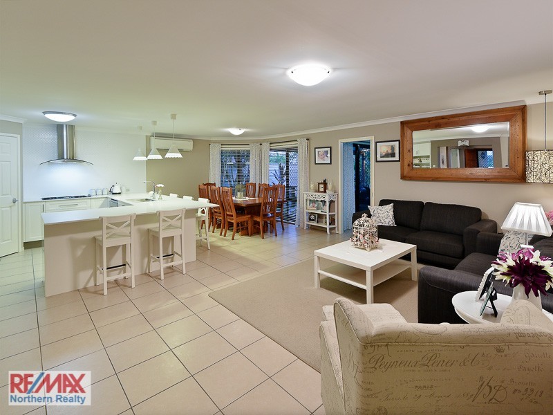 9 Lawson Close, Petrie QLD 4502