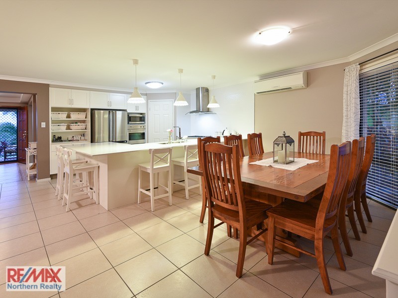 9 Lawson Close, Petrie QLD 4502