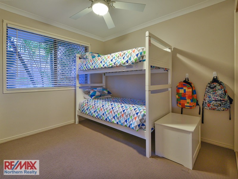 9 Lawson Close, Petrie QLD 4502