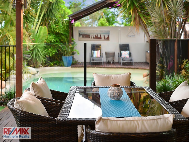 9 Lawson Close, Petrie QLD 4502