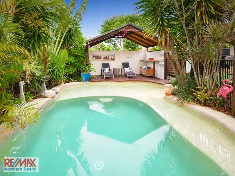 9 Lawson Close, Petrie QLD 4502