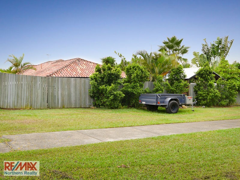9 Lawson Close, Petrie QLD 4502