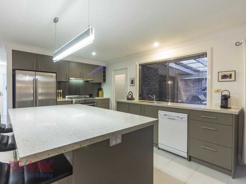 11 Queen Elizabeth Dve, Eatons Hill QLD 4037