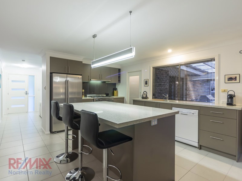 11 Queen Elizabeth Dve, Eatons Hill QLD 4037