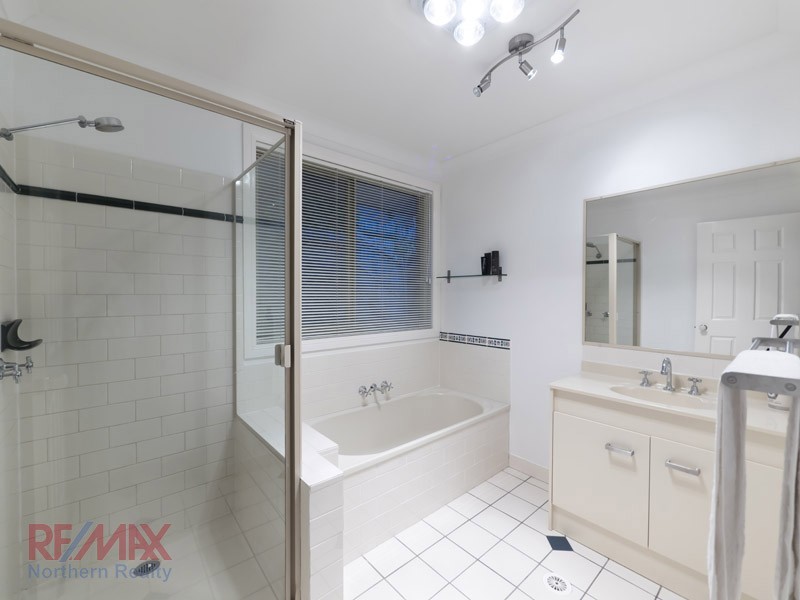 11 Queen Elizabeth Dve, Eatons Hill QLD 4037