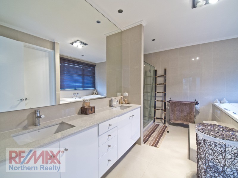 62 Cressbrook dve, Albany Creek QLD 4035