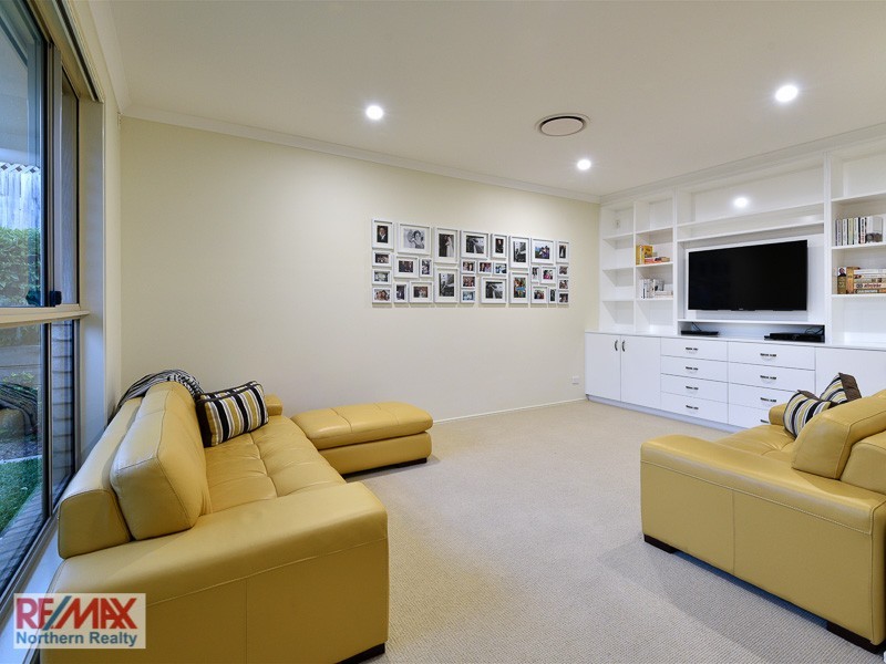 6 Lukla Court, Warner QLD 4500